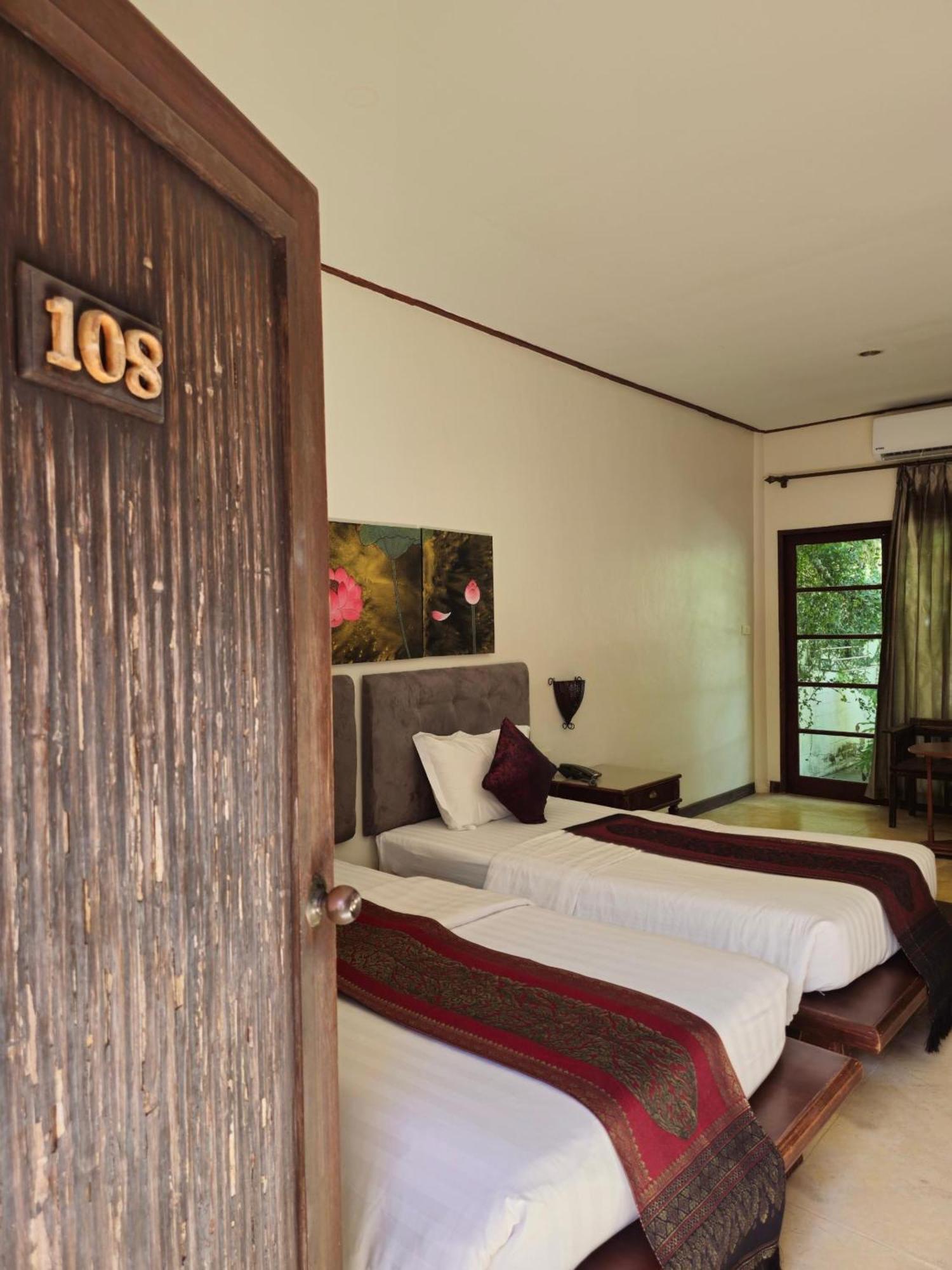 Baan Panwa Resort Exterior photo