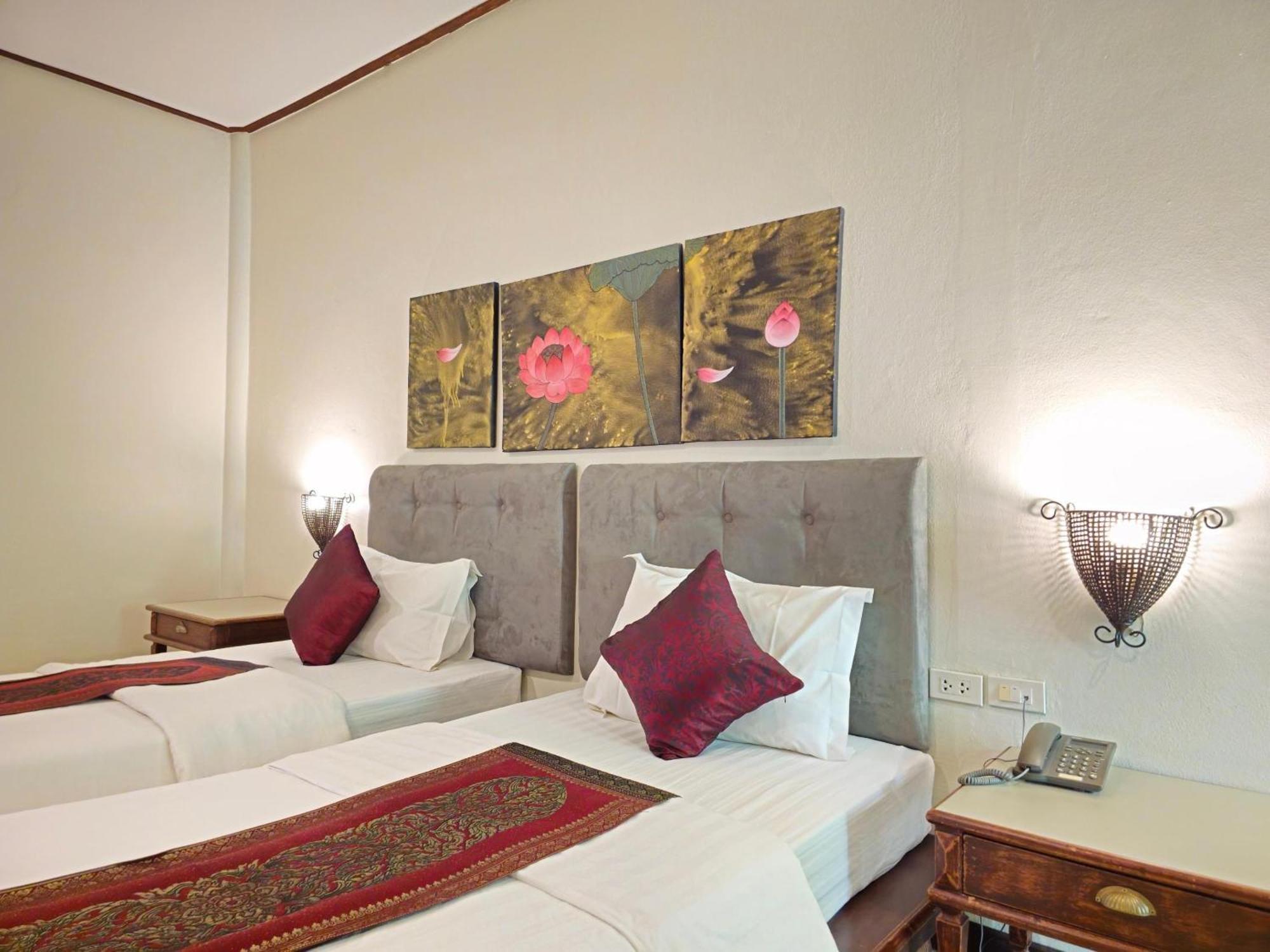 Baan Panwa Resort Exterior photo