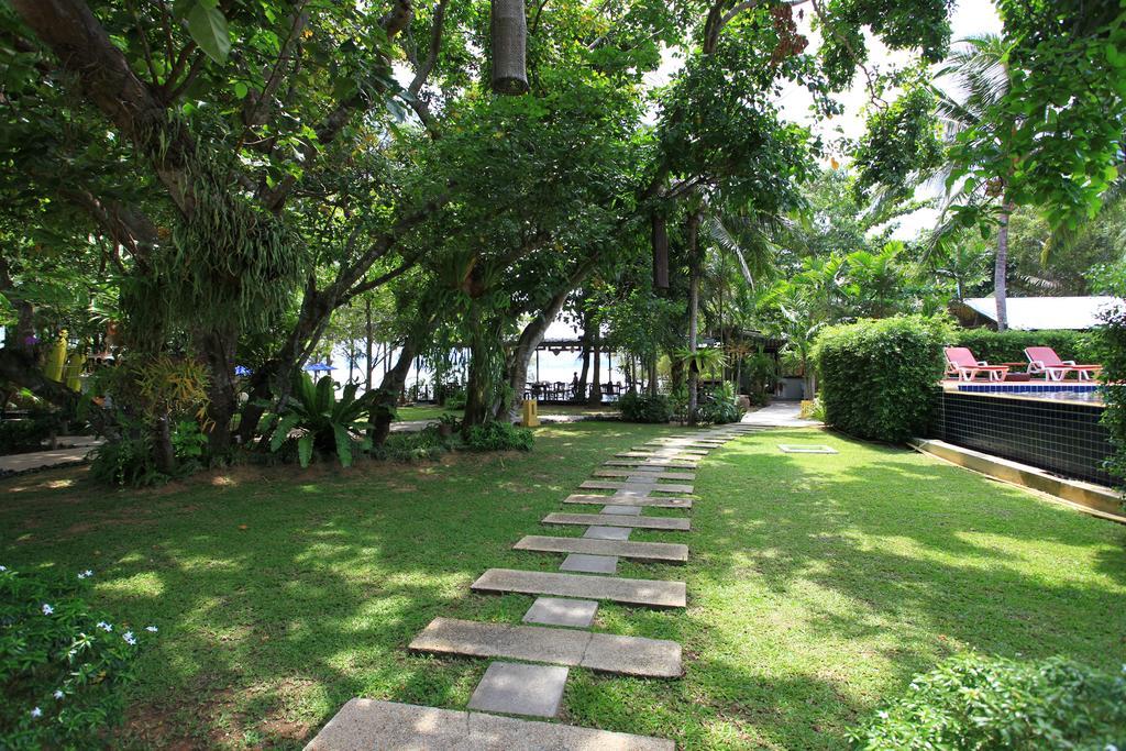 Baan Panwa Resort Exterior photo